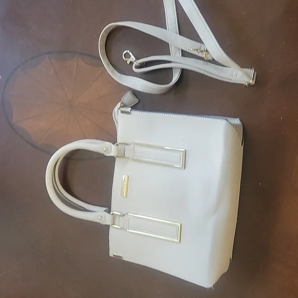 |ALDO| Women Shoulder Bag| Color Taupe with gold| - Picture 4 of 9